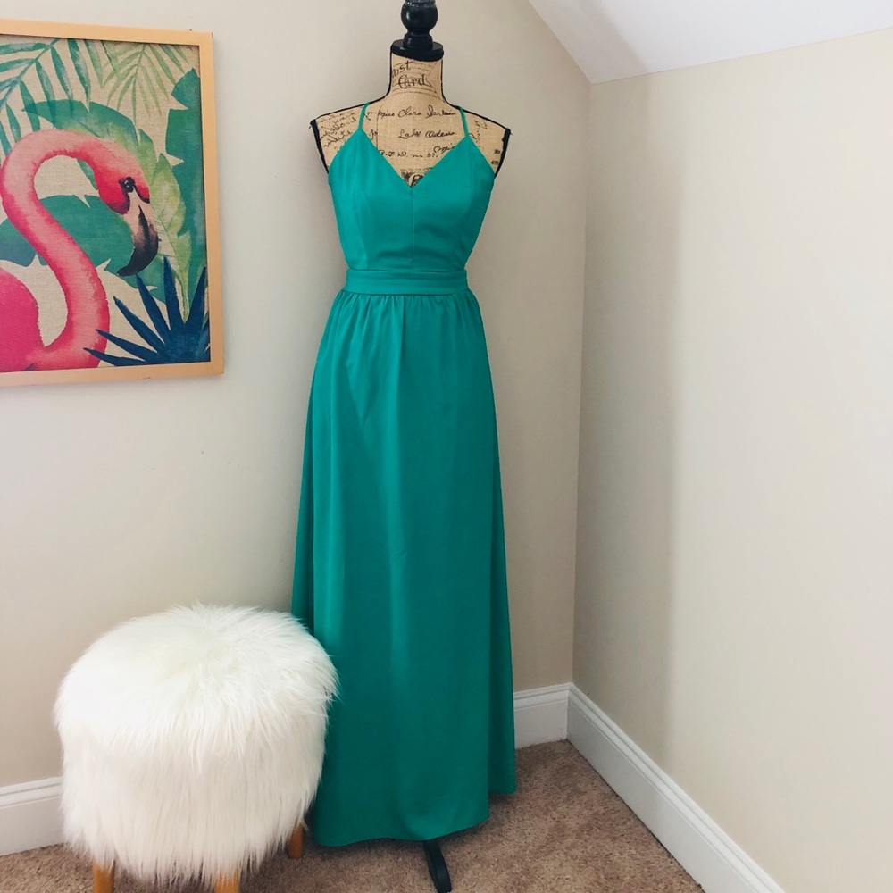 Lulu’s green dress